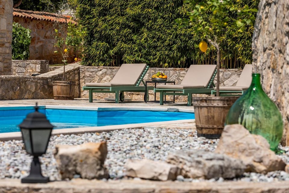 Swimming pool, sunbed