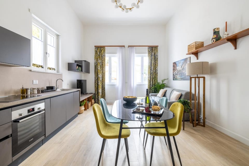 Coffee/tea facilities, Living room, Dining area, Lunch, dishwasher, stove