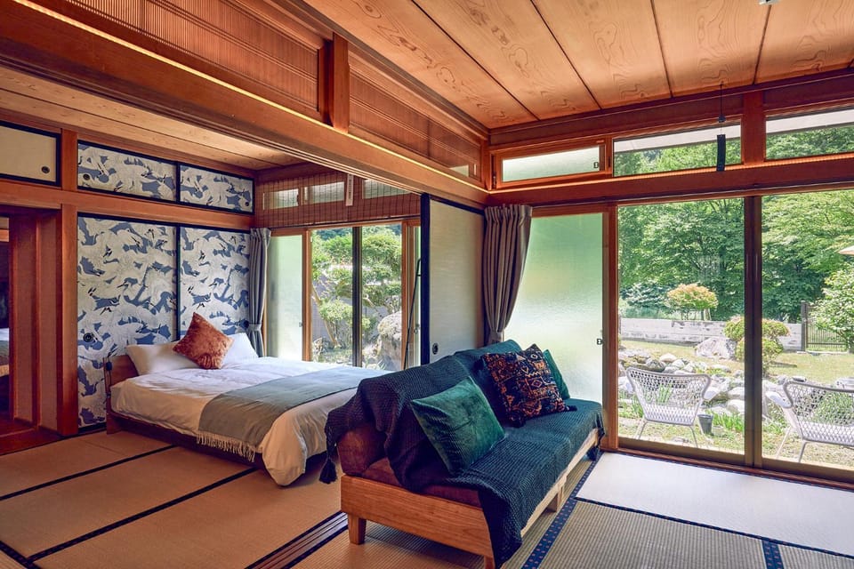 Bed, Bedroom, Garden view