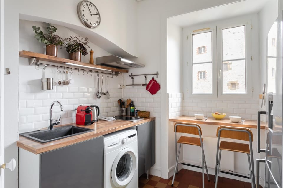 Dining area, kitchen