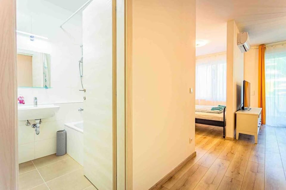 Corvin Luxury Quiet Cabin Cabin in Budapest