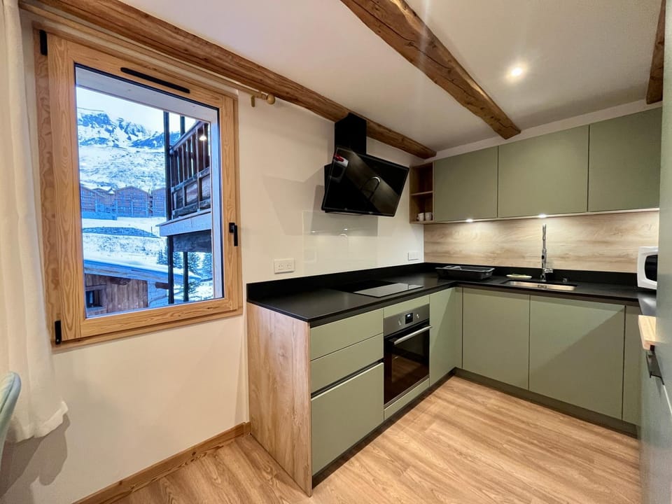 Kitchen or kitchenette