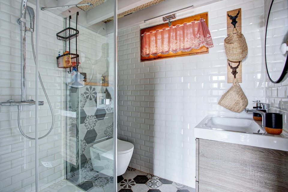 Shower, Toilet, Bathroom