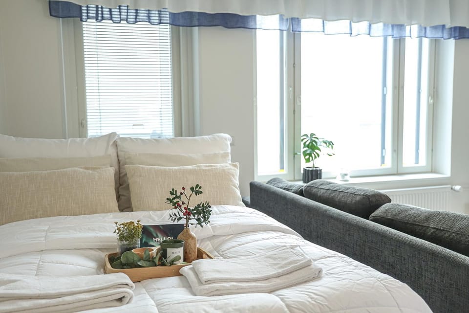 Bed, Photo of the whole room, Seating area