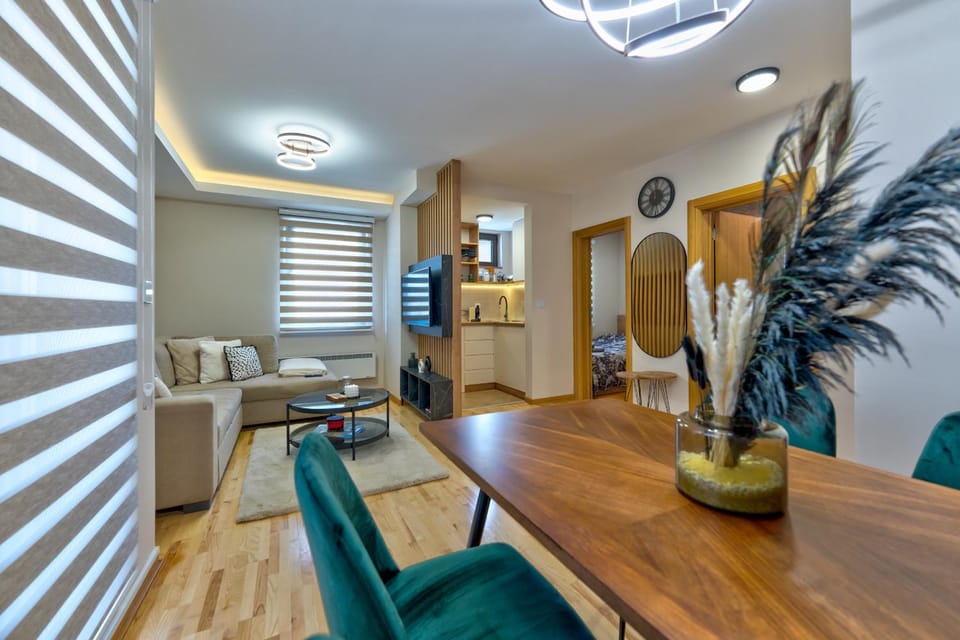Kitchen or kitchenette, Living room, Seating area, Dining area