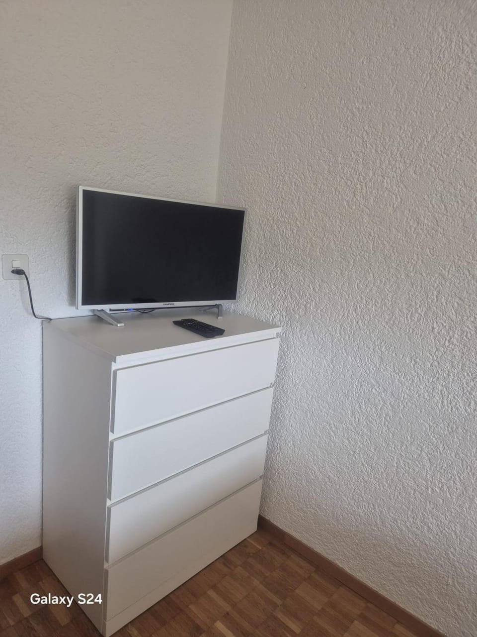 1 Beautiful Room in an 3-Bed-Room-Appart Apartment in Canton of Bern (Region)