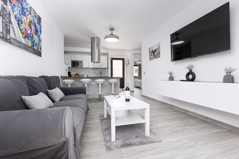 TV and multimedia, Kitchen or kitchenette, Living room, Dining area