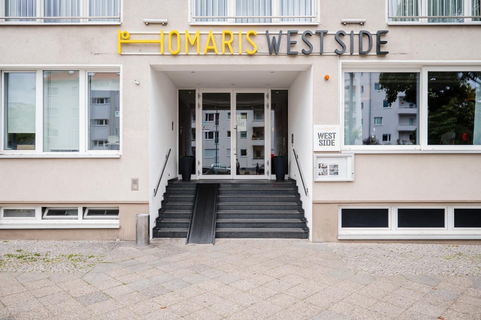 Property building, Facade/entrance