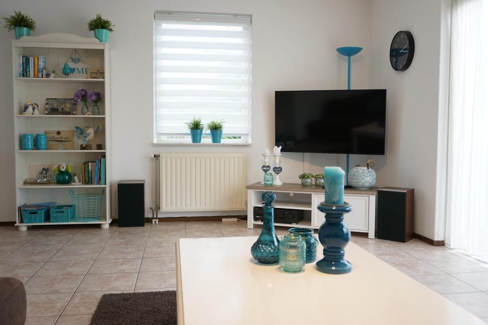 TV and multimedia, Seating area