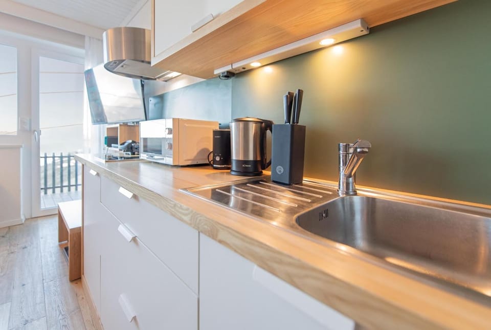 Kitchen or kitchenette, Living room