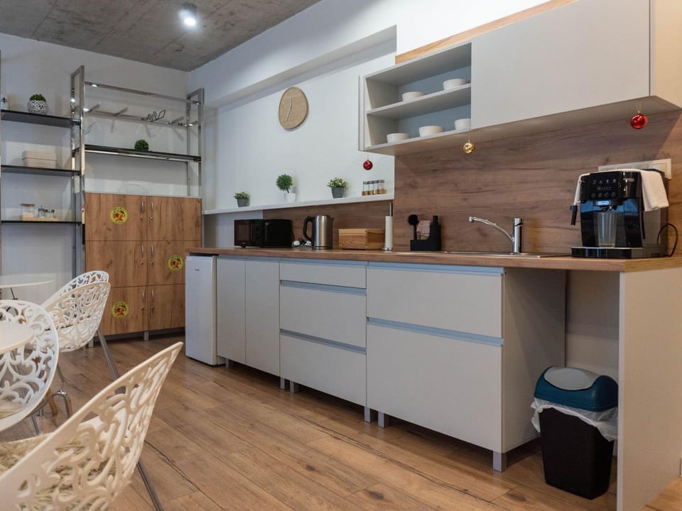 Communal lounge/ TV room, Communal kitchen
