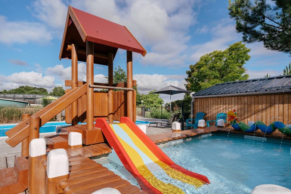 Aqua park, Swimming pool