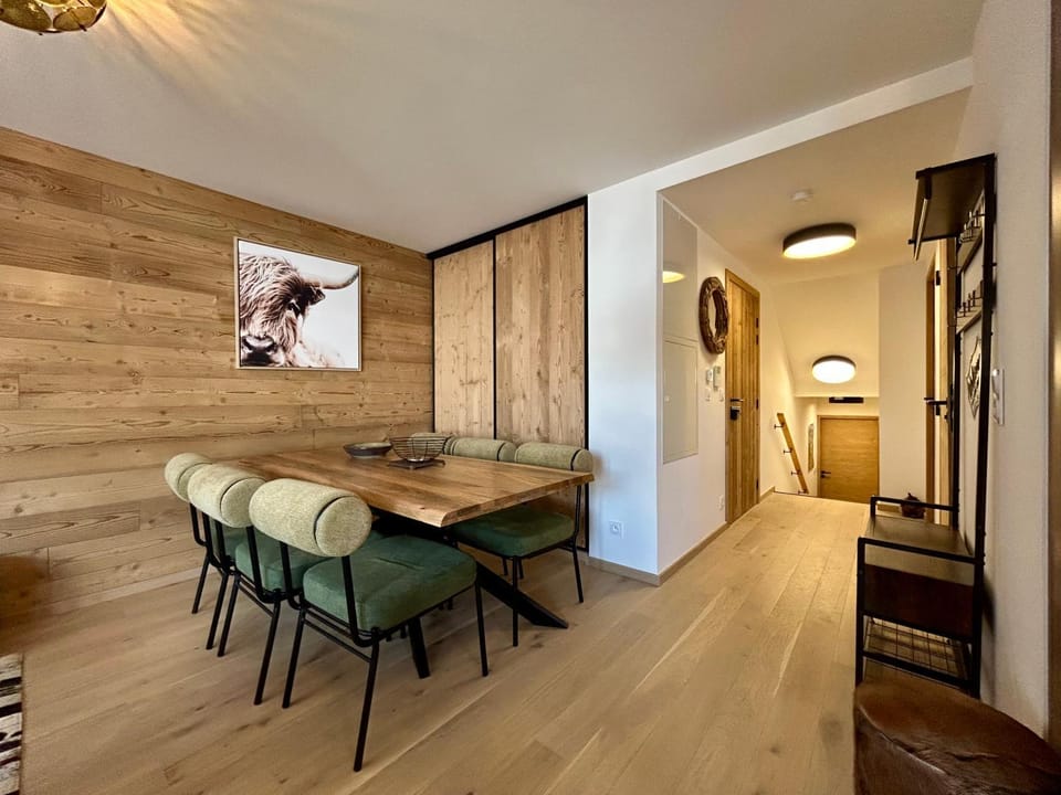 Living room, Meals