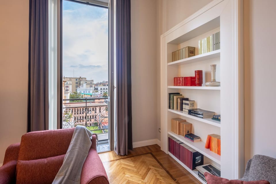 Library, Living room