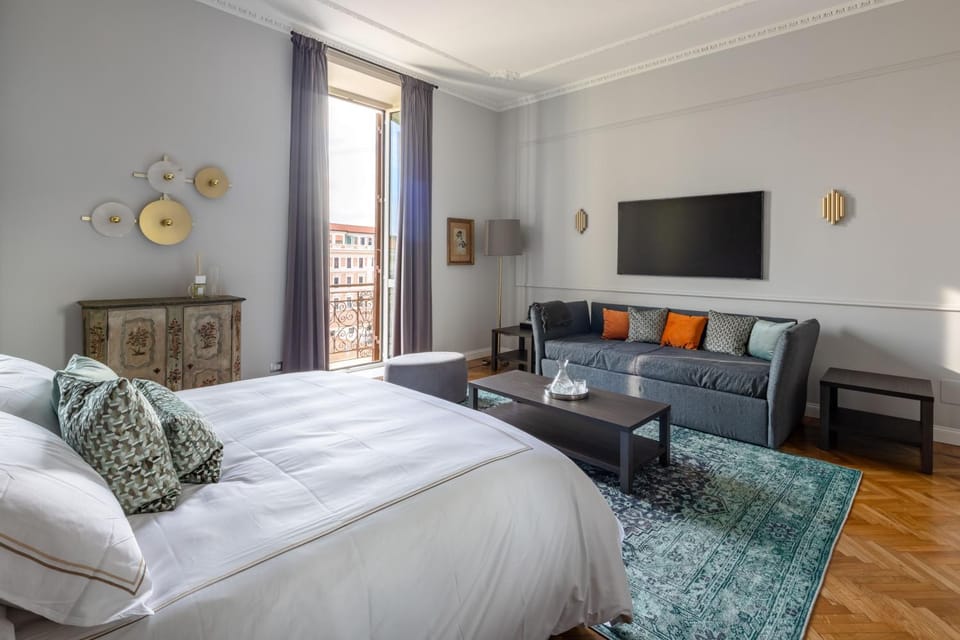 Communal lounge/ TV room, Bed, Living room, Bedroom