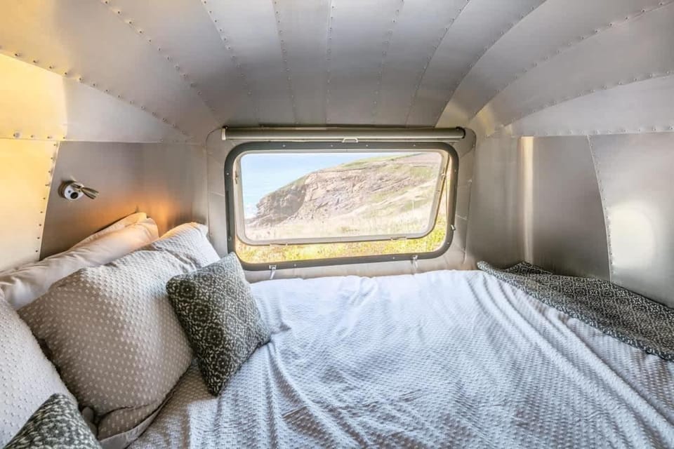 Airstream - Seabreeze Airstream Overlander in Pembrokeshire House in Nolton and Roch