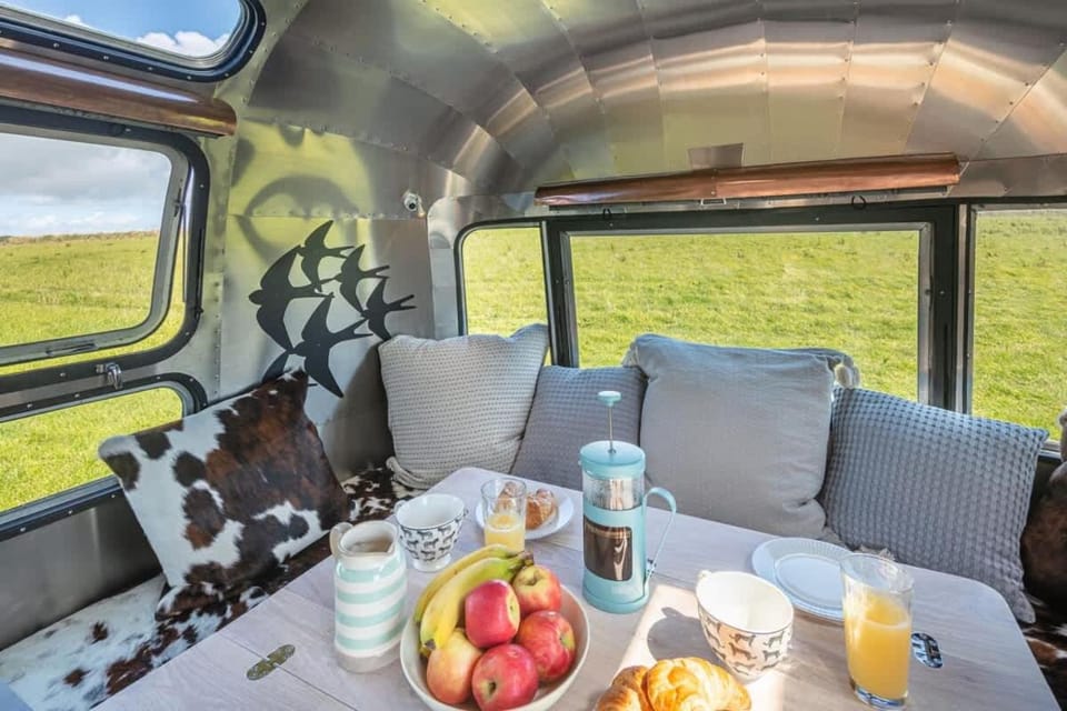 Airstream - Seabreeze Airstream Overlander in Pembrokeshire House in Nolton and Roch