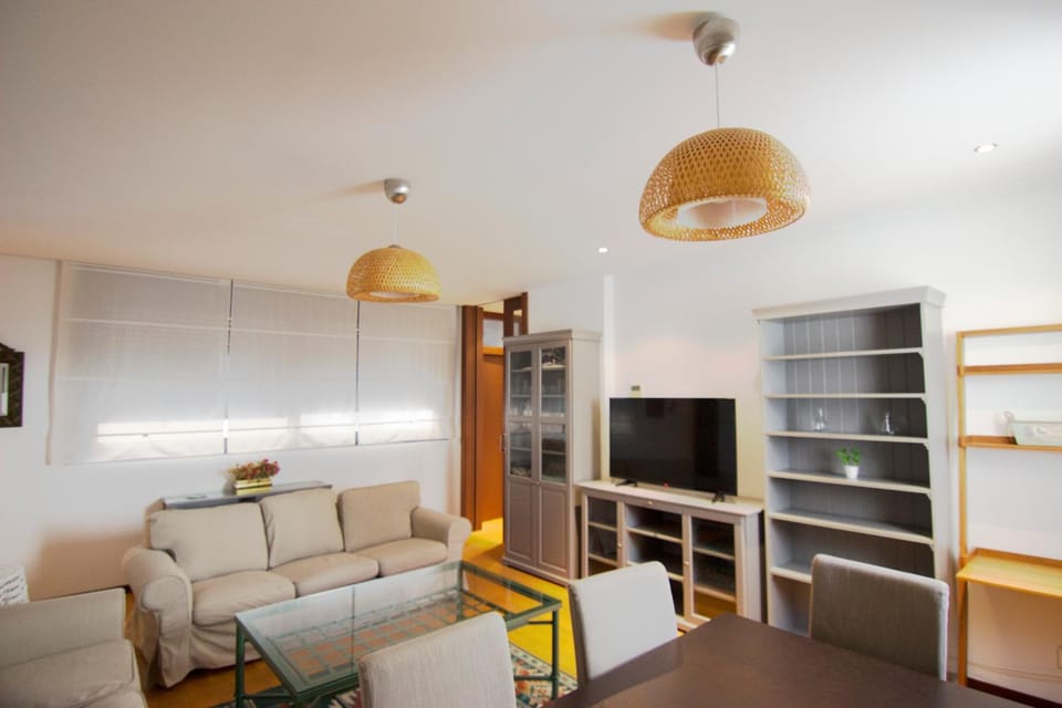 Communal lounge/ TV room, TV and multimedia, Photo of the whole room, Seating area, wardrobe