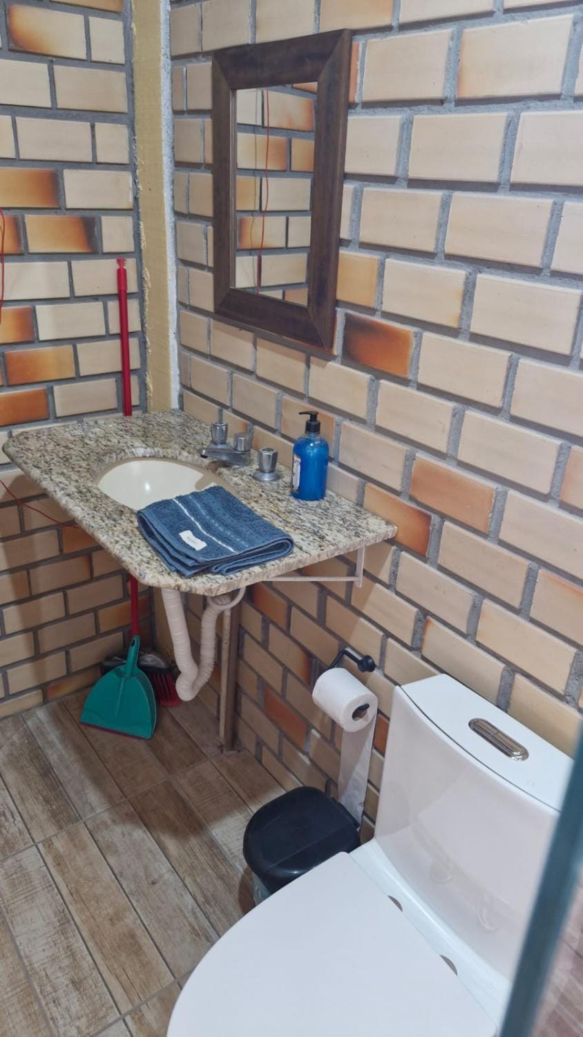 Toilet, Bathroom, towels