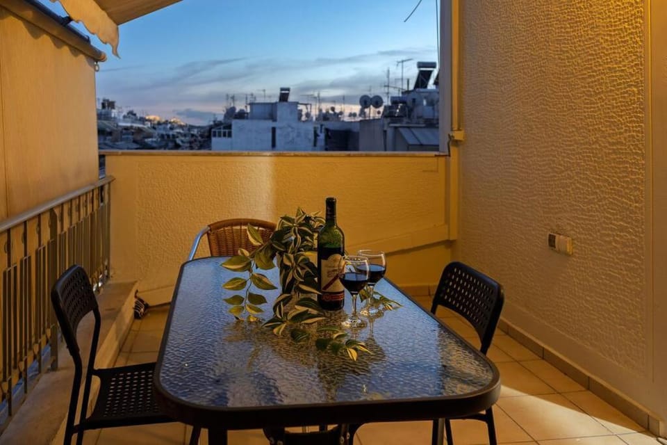 Penthouse with Acropolis view in Attiki Metro Apartment in Athens