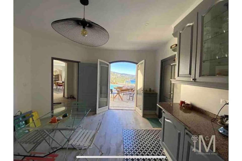 View (from property/room), Balcony/Terrace, Kitchen or kitchenette, Dining area