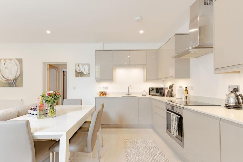 Elegant Epsom Family Apartment in Epsom