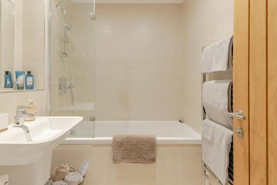 Elegant Epsom Family Apartment in Epsom