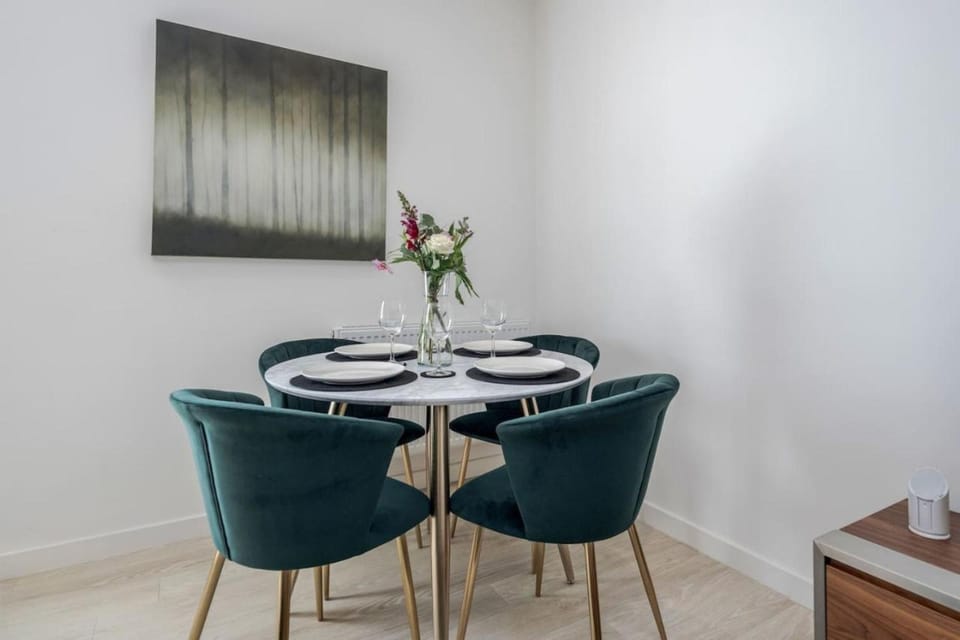 Elegant Epsom Modern Apartment Apartment in Epsom