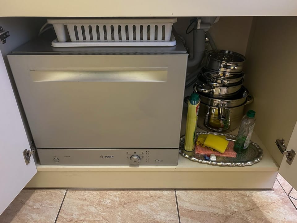 Kitchen or kitchenette, dishwasher, kitchen