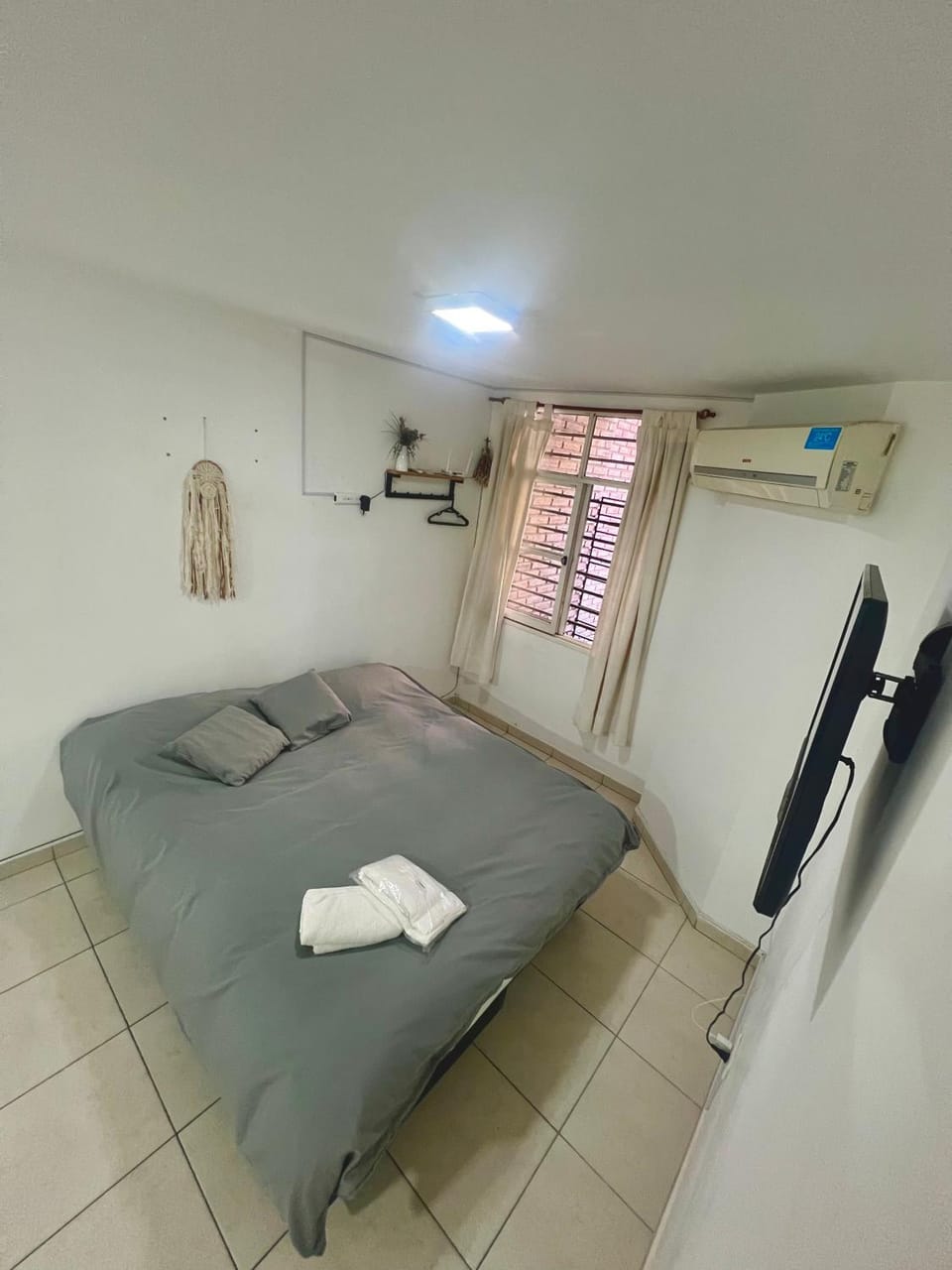 Bed, Bedroom, towels, air conditioner