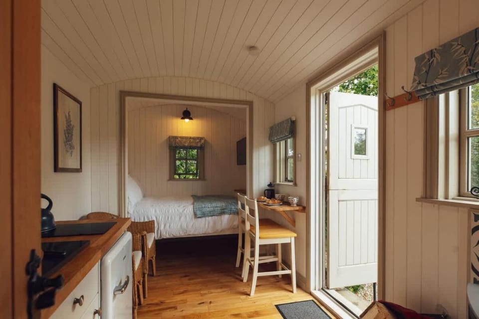 Shepherd's Hut - Jasmine House in Nolton and Roch