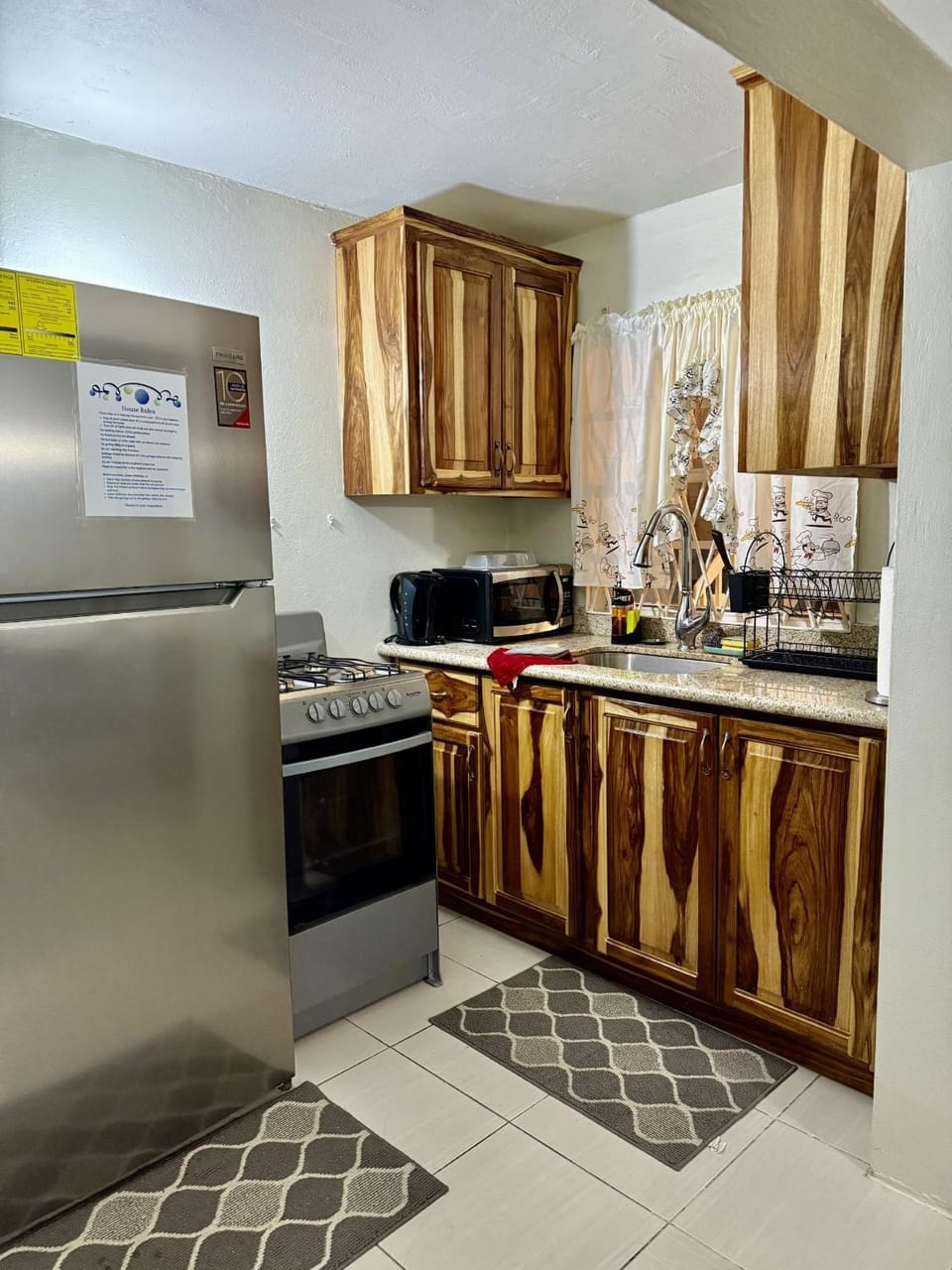 Kitchen or kitchenette, oven, stove