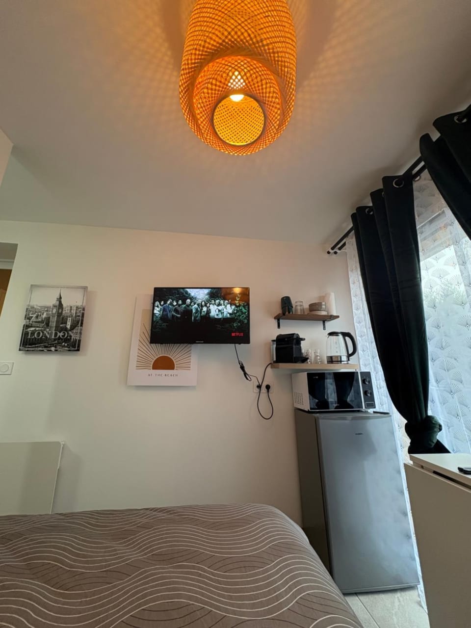 TV and multimedia, Coffee/tea facilities, microwave
