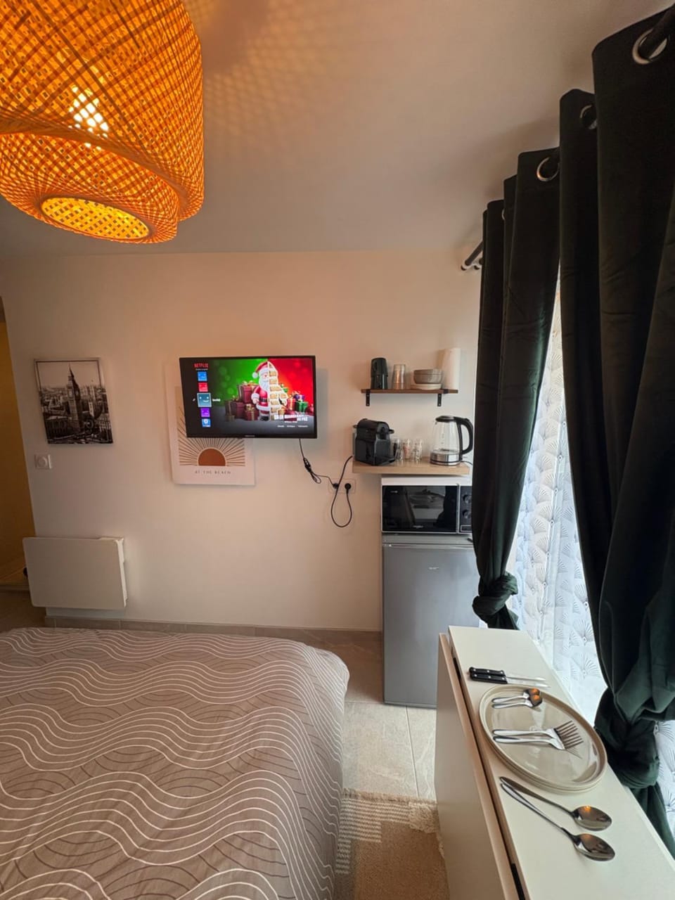 TV and multimedia, Coffee/tea facilities, microwave