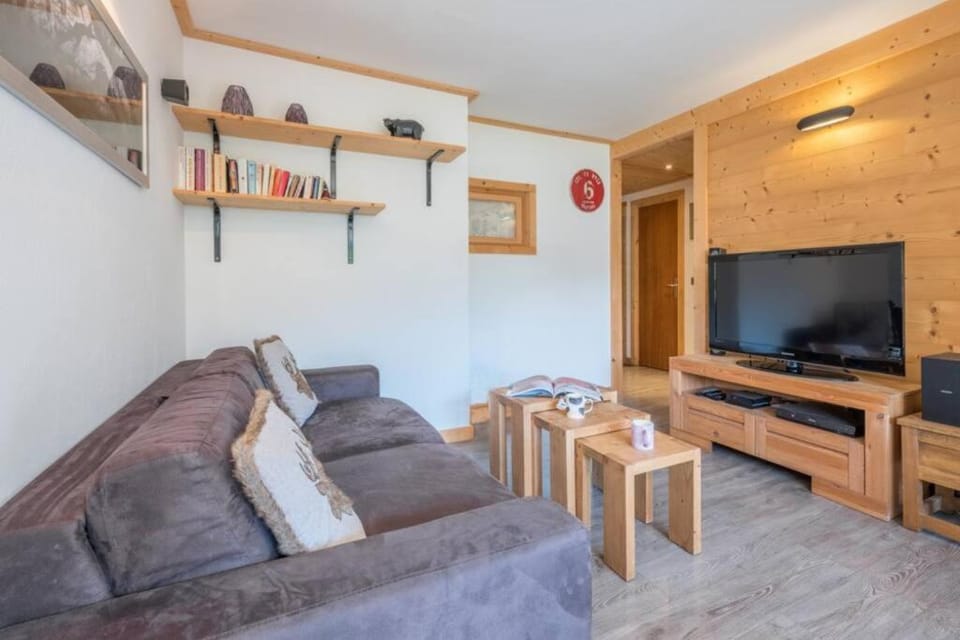 TV and multimedia, Seating area, Evening entertainment