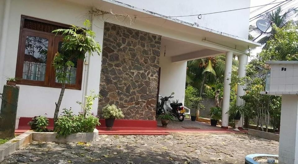 Ranmal Holiday Inn Bed and Breakfast in Hikkaduwa