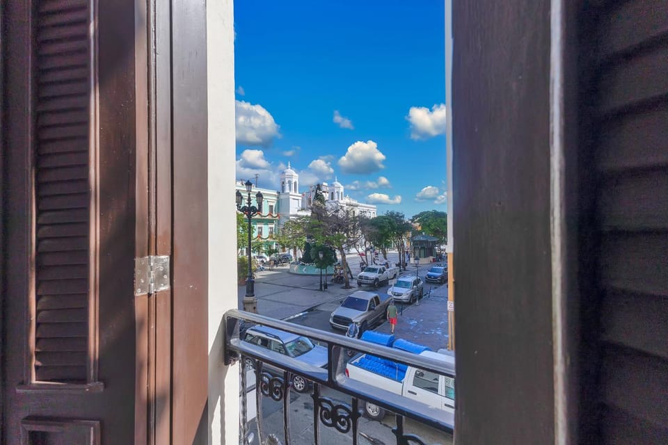 Day, Neighbourhood, City view, Landmark view, Street view
