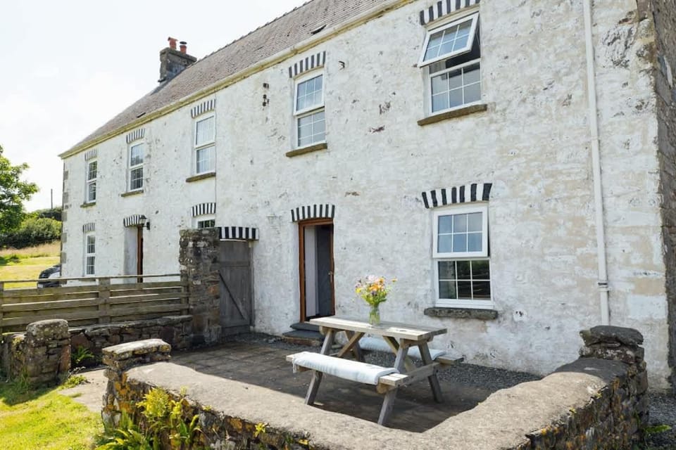 Trefrane Lodge House in Nolton and Roch
