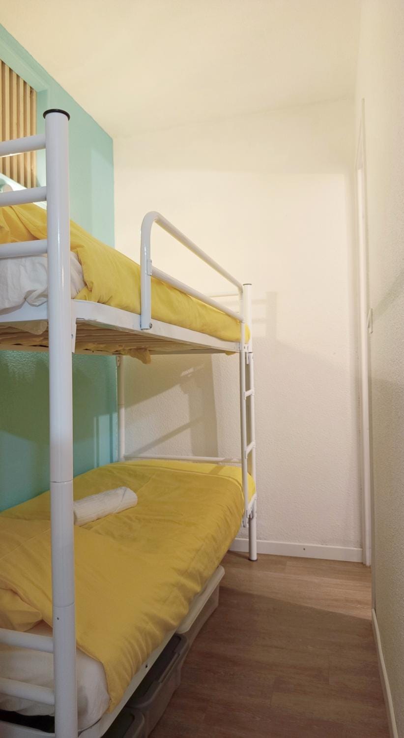 bunk bed