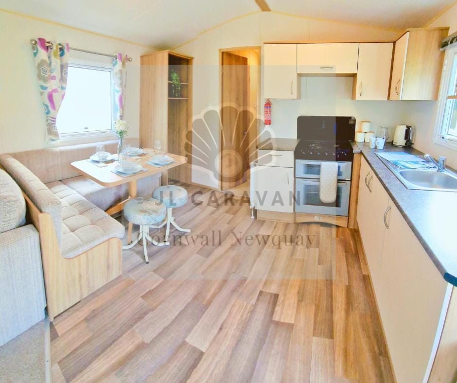 JL Cornwall Newquay Caravan Apartment in England