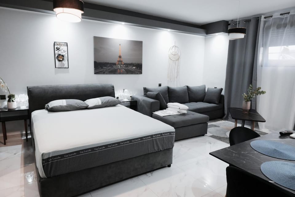 Bed, Living room, Dining area