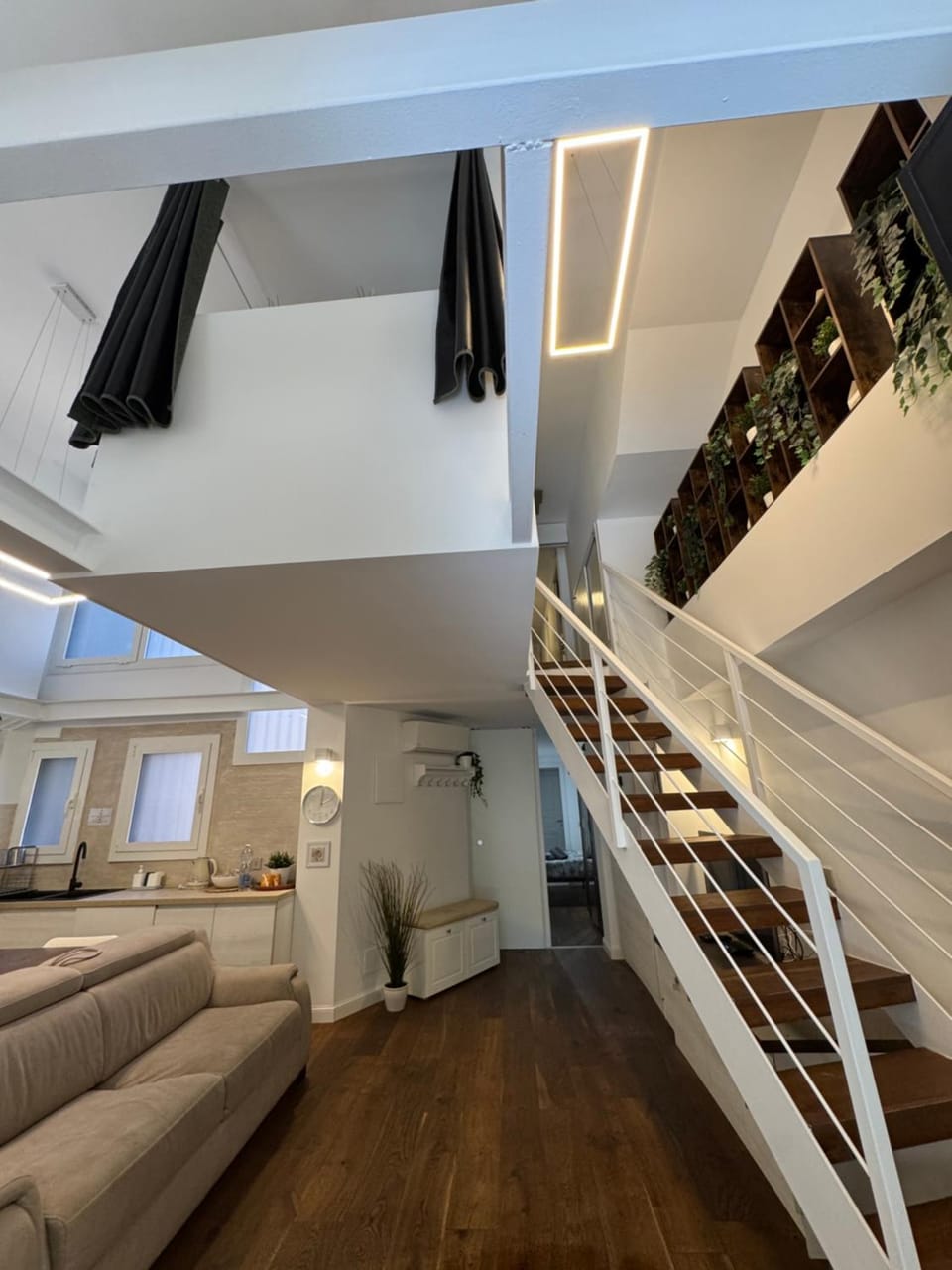 DEA DREAMS - Lofty Marghera House in Milan