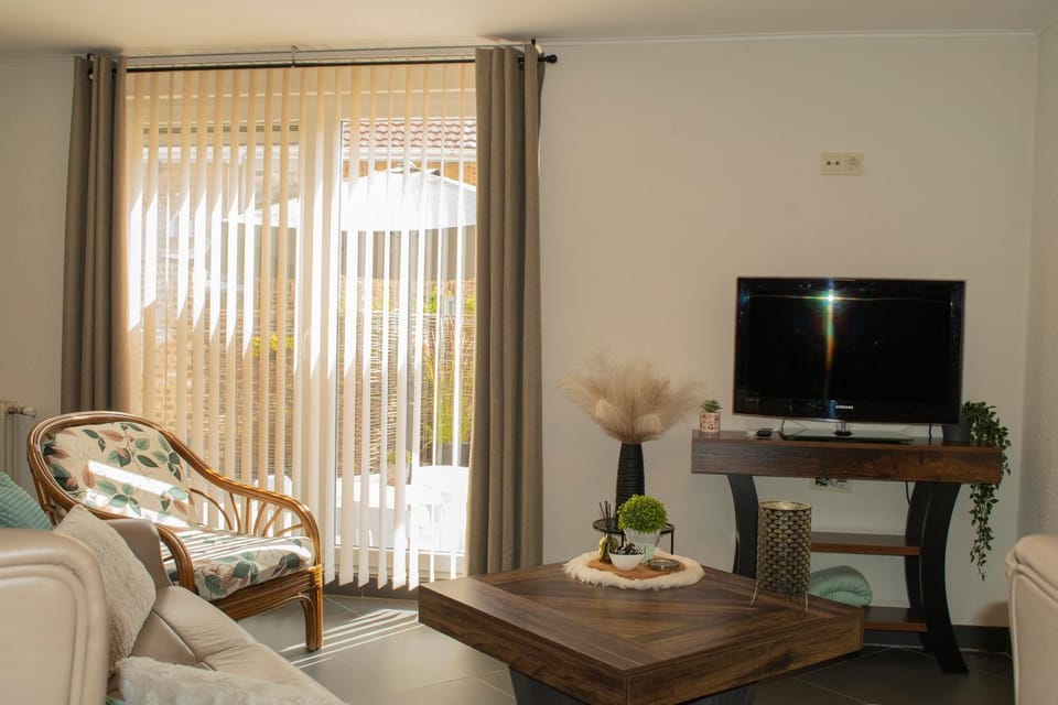 TV and multimedia, Seating area