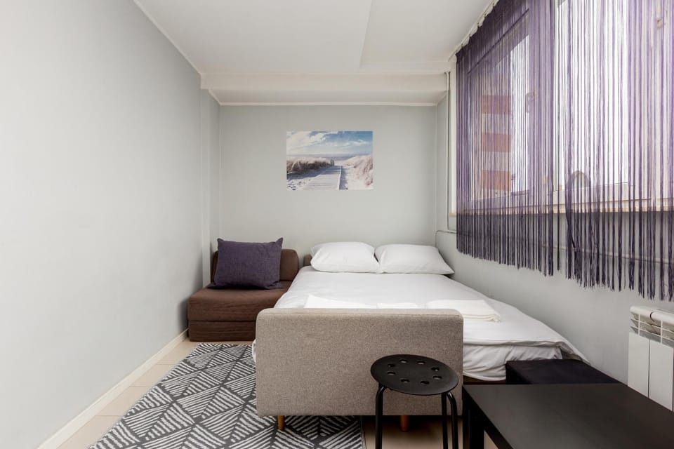 Bed, Living room, Photo of the whole room, Seating area, Bedroom