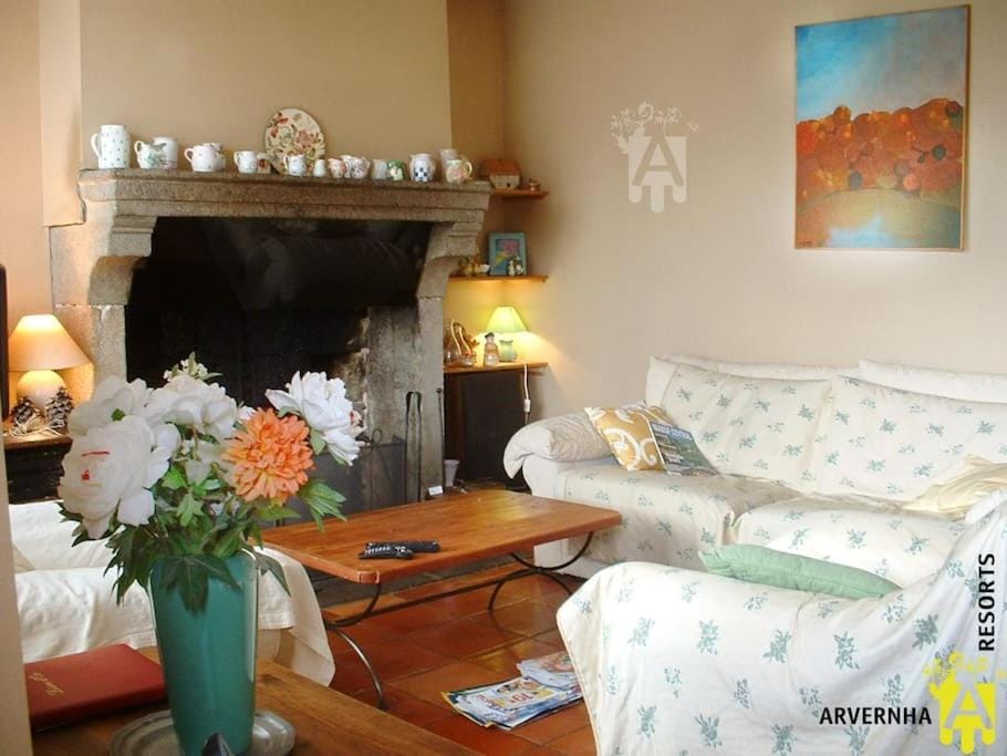 L'Oustalou House in Auvergne-Rhône-Alpes