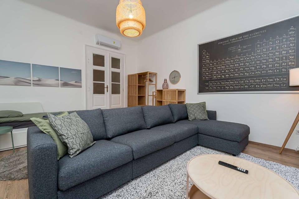 Three Roses Apartment in Budapest