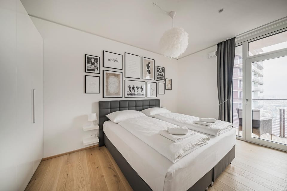 Bed, Photo of the whole room, Bedroom, towels