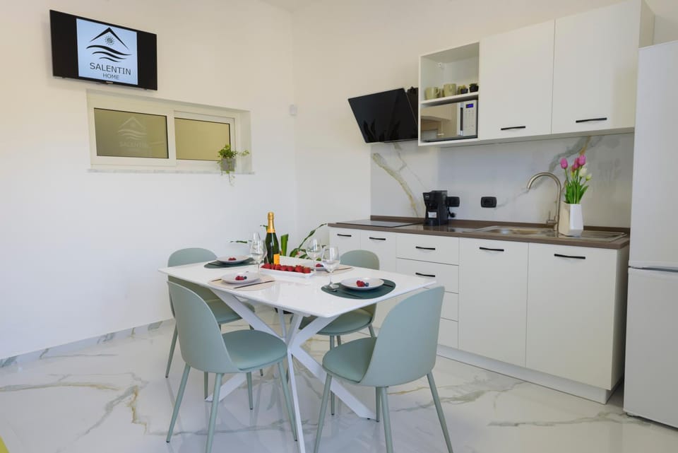 Kitchen or kitchenette, Living room, stove