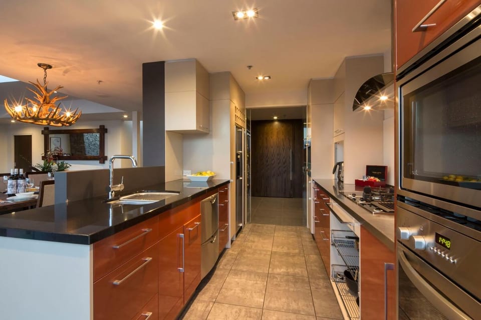 Shotover Penthouse Spa Apartment in Queenstown