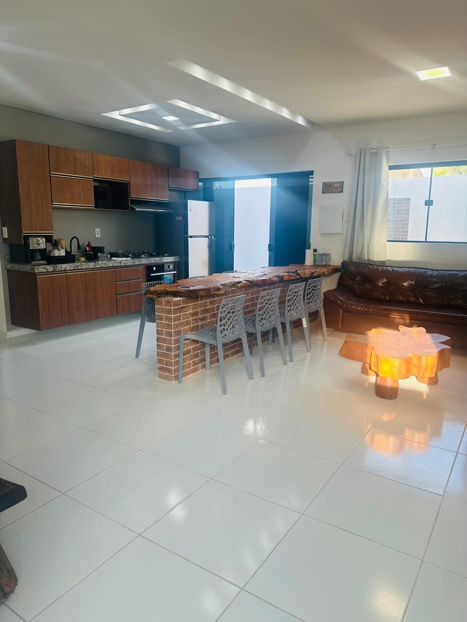 Kitchen or kitchenette, Living room, Seating area, Dining area, oven, stove